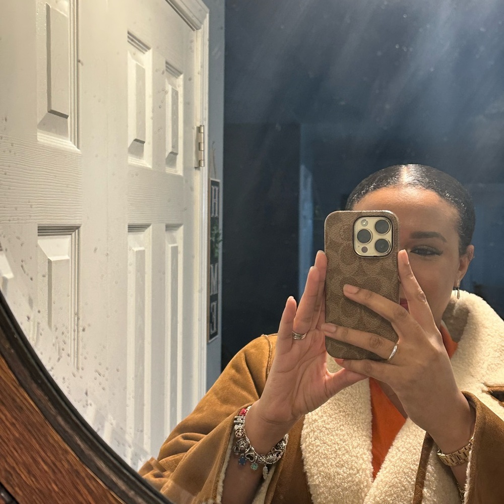 Meet your Posher, Ronique